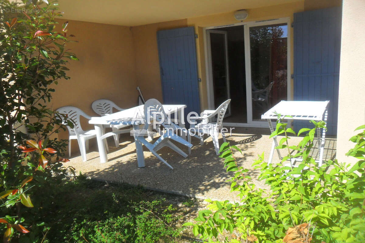 Appartement à MOURIES