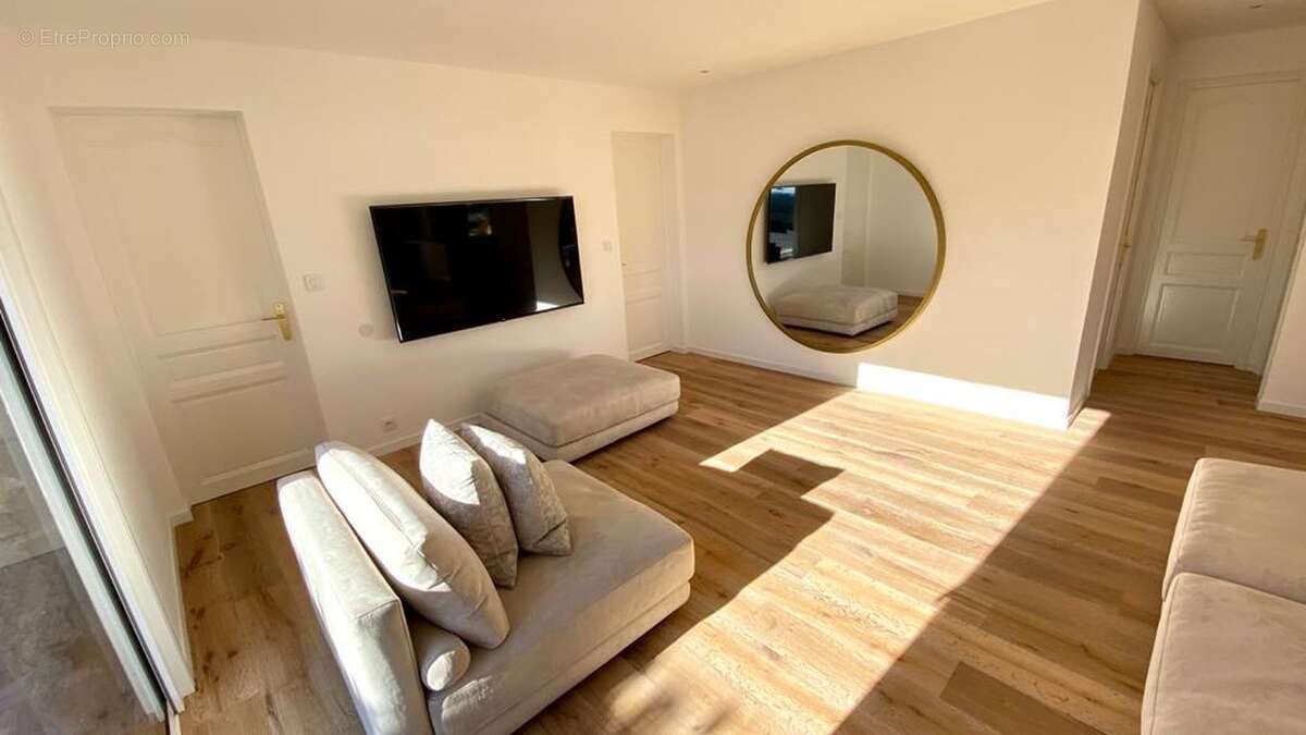 Maison à LES ISSAMBRES