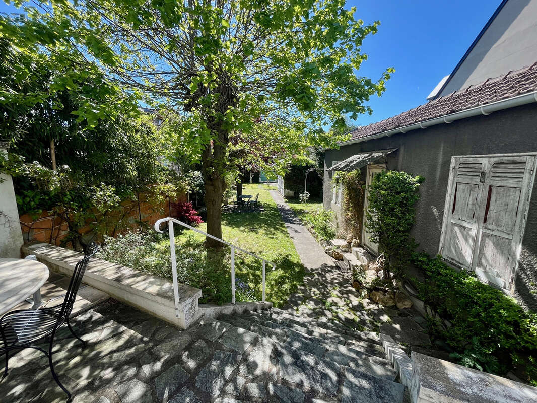 Maison à SAINT-MAUR-DES-FOSSES