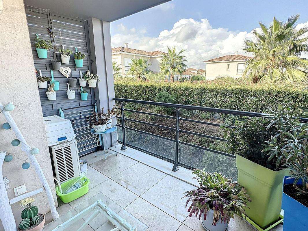 Appartement à ROQUEBRUNE-SUR-ARGENS