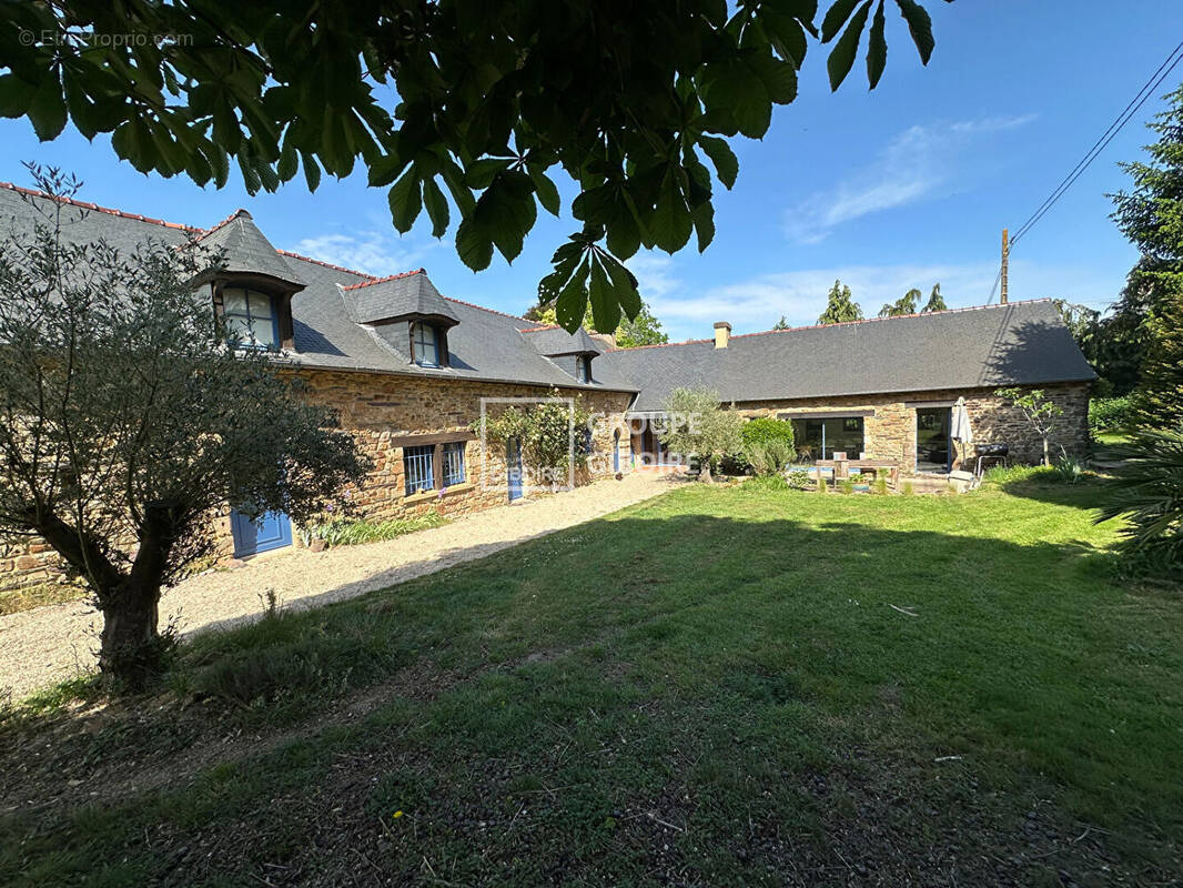 Maison à VERN-SUR-SEICHE