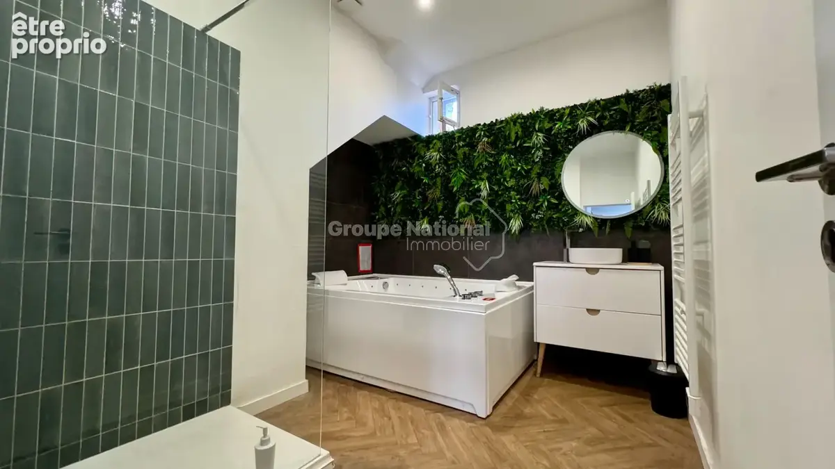 NÎMES - Appartement T2 de 67 m² - Dernier étage, proche Écusson - photo 8