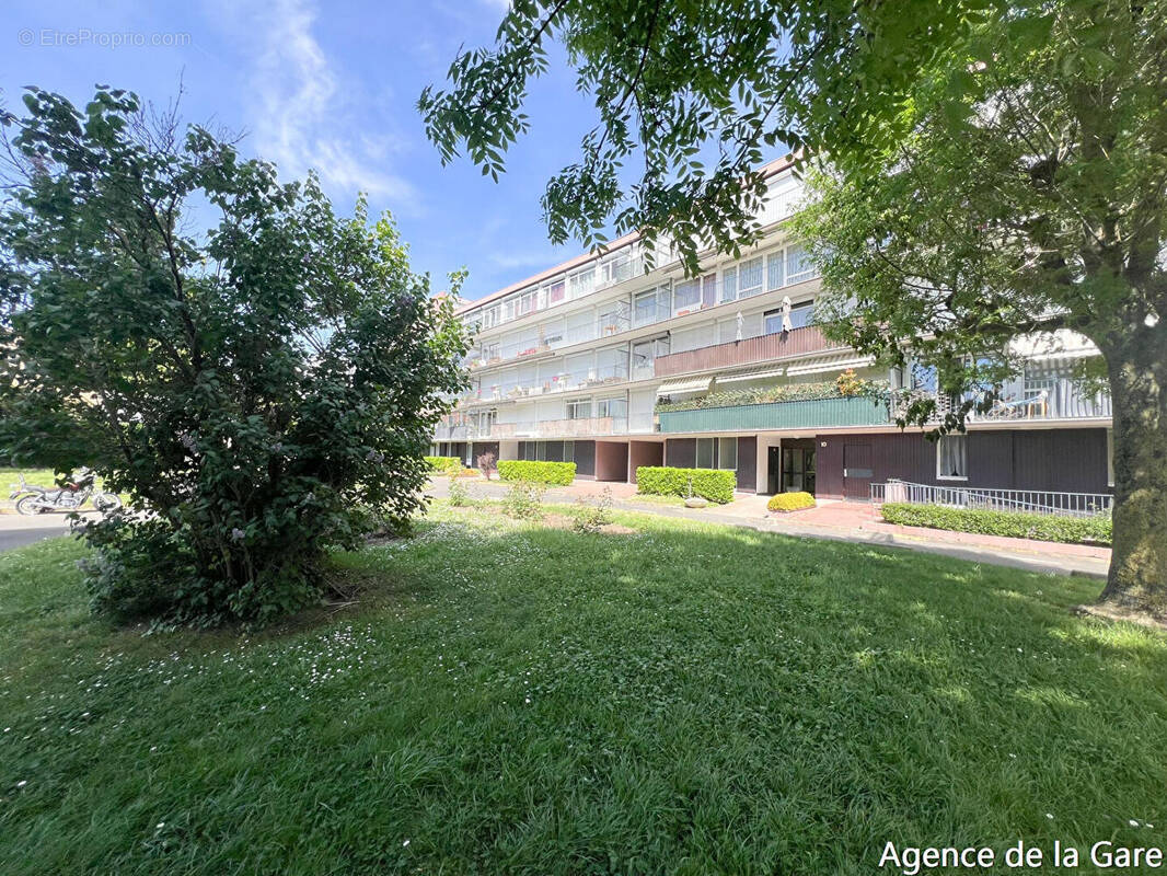Appartement à HOUILLES