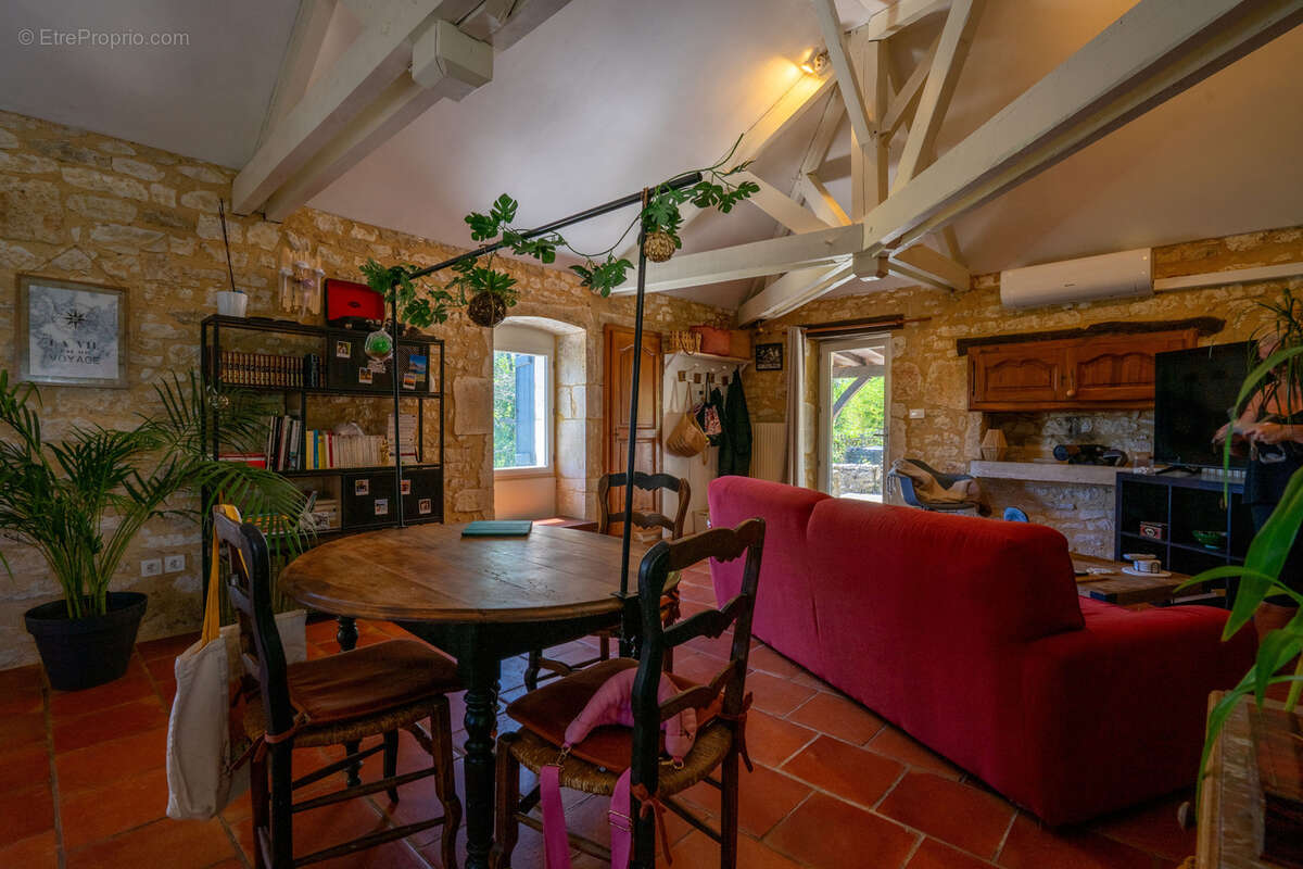 Maison à MONTCUQ