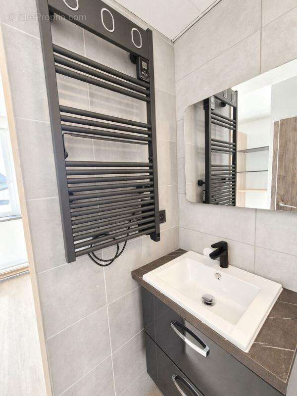 Appartement T2, très lumineux, refait à neuf - RDC de plain-pied - Proximité immédiate arrêt de bus - À 20 min de Lorient / 25 m - photo 11