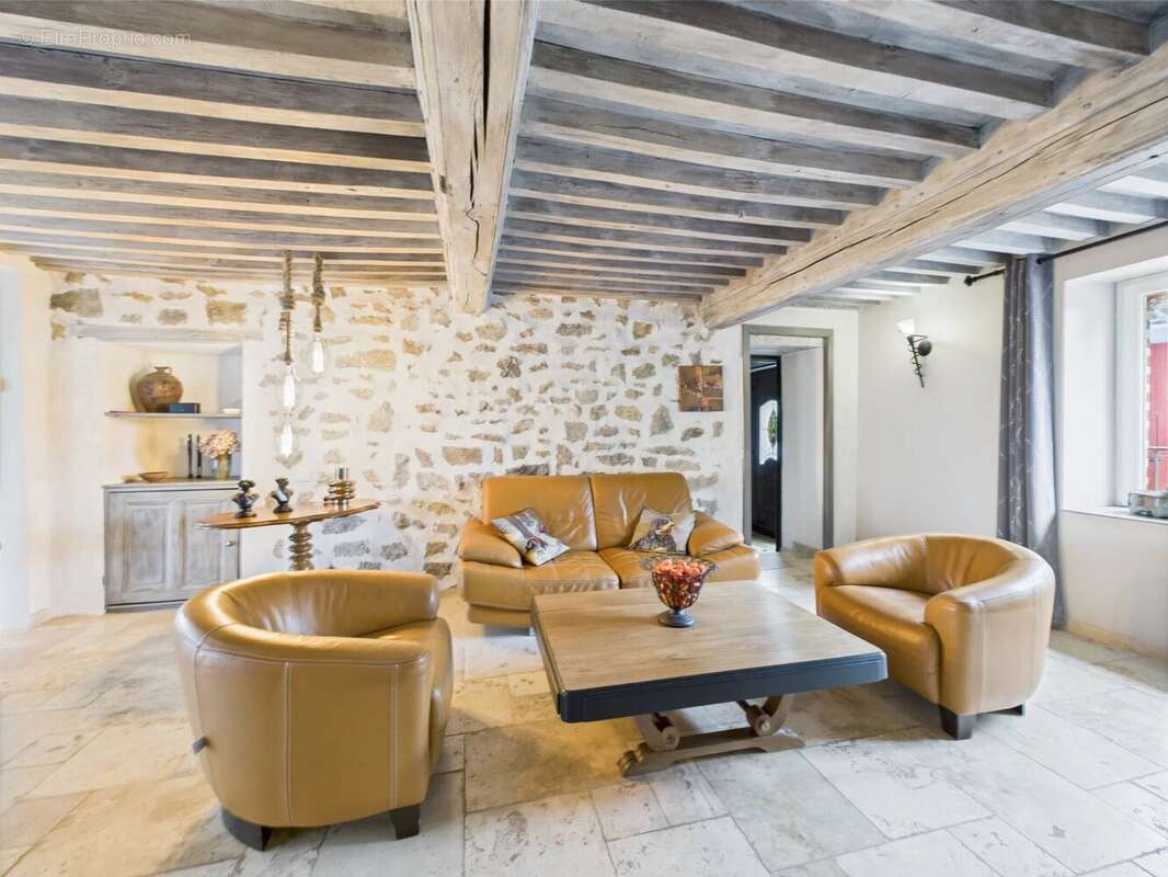 Maison à DUN-LES-PLACES