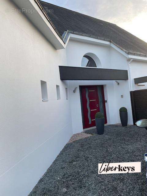 Maison à MONTREUIL-JUIGNE