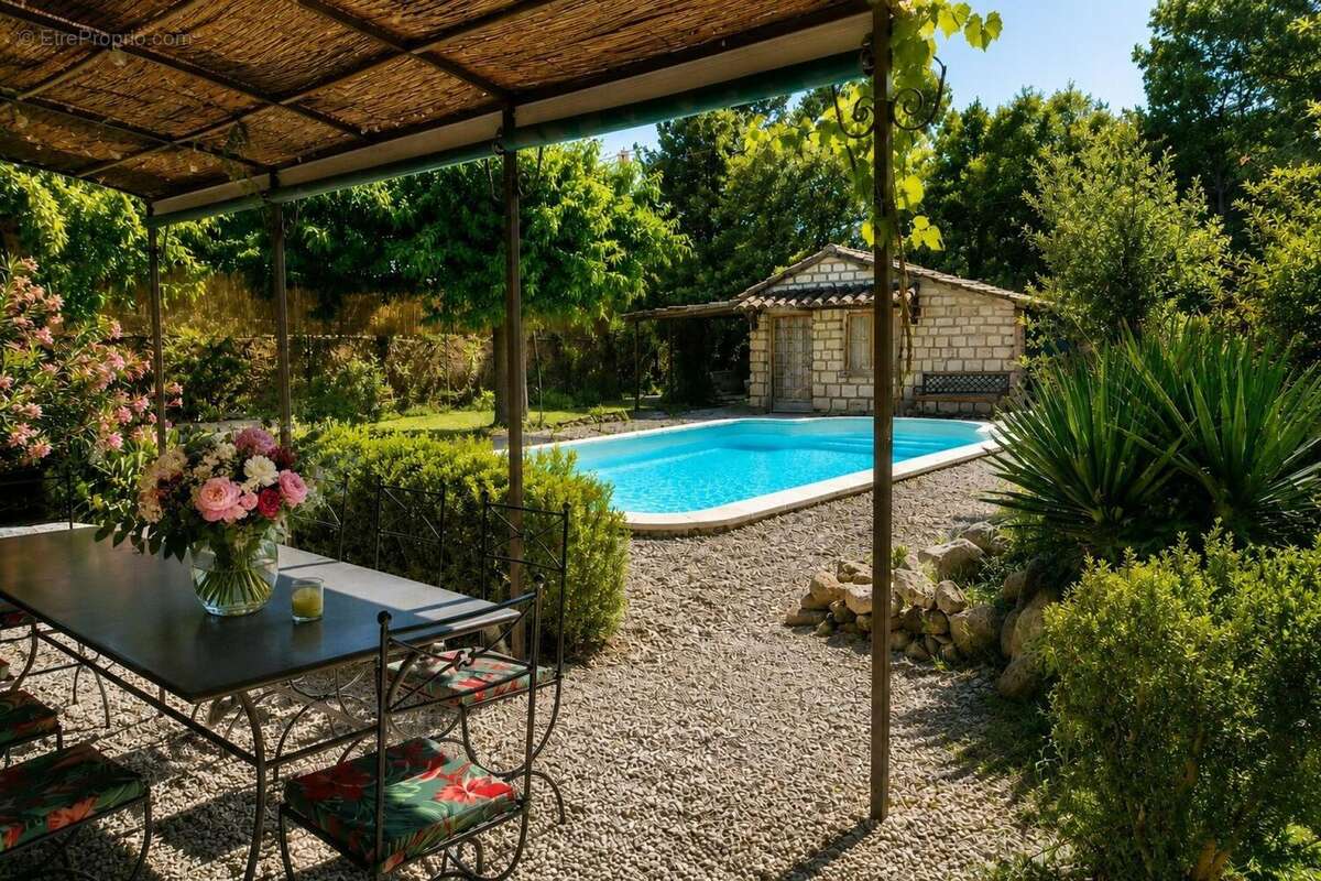 Maison 277 m² à Gordes  - photo 5