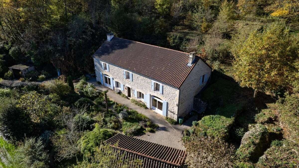 Maison à PUY-L&#039;EVEQUE