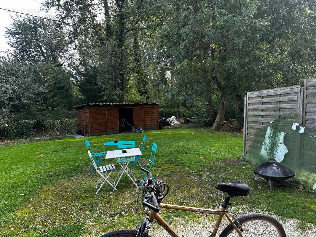 Commerce à MONTIGNY-SUR-LOING