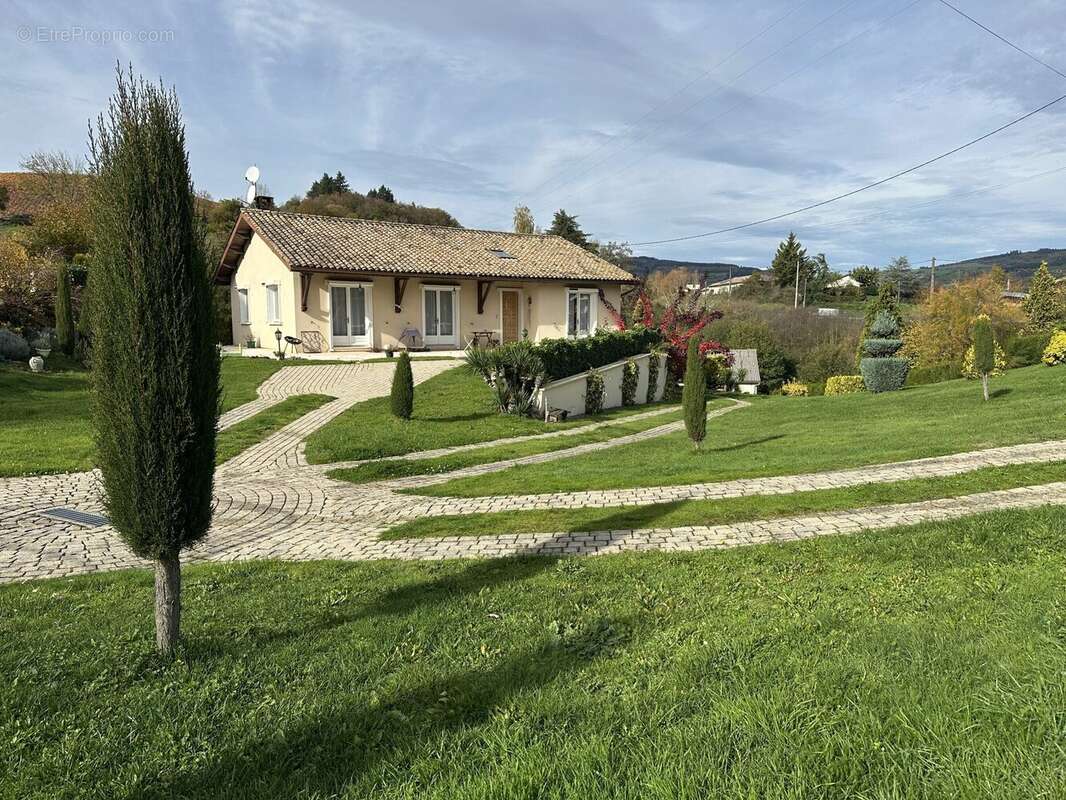 Maison à SAINT-DIDIER-SUR-BEAUJEU