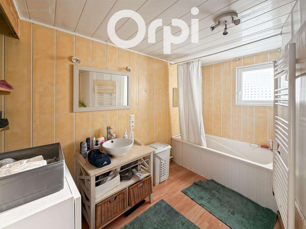 Maison à ESTREES-SAINT-DENIS