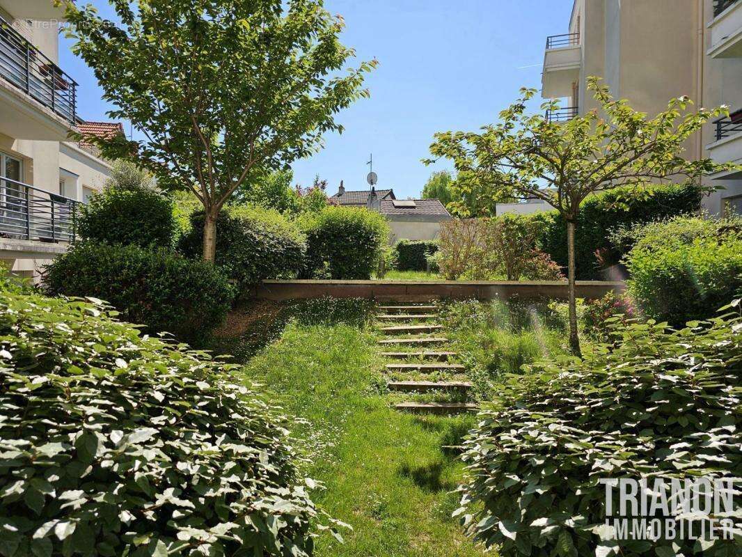 Appartement à SURESNES