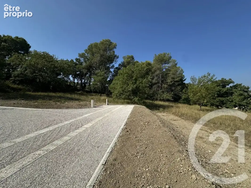 Terrain à MOUGINS