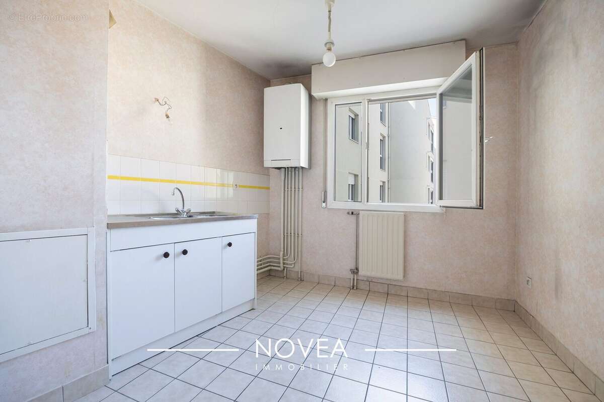 Appartement à LYON-8E