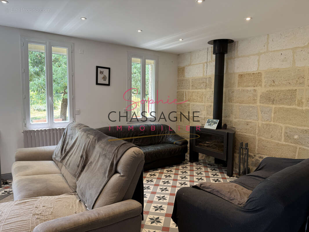 Maison à LA ROCHE-CHALAIS