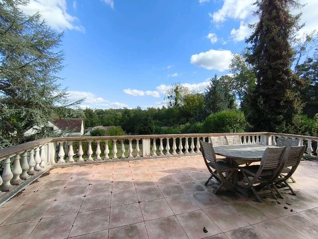 Maison à NESLES-LA-VALLEE