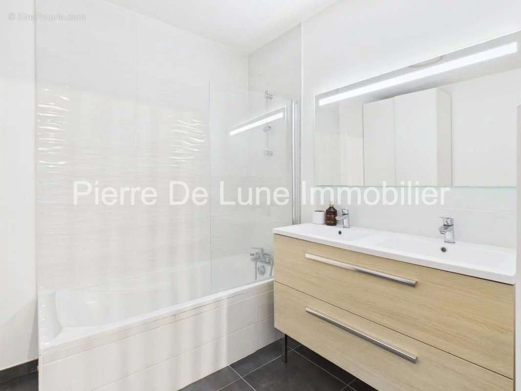 Appartement à SATHONAY-CAMP