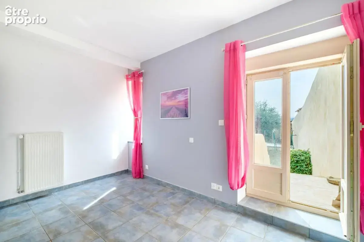 Maison 5 pièces 95 m² à vendre à Grigny (69520) - photo 7