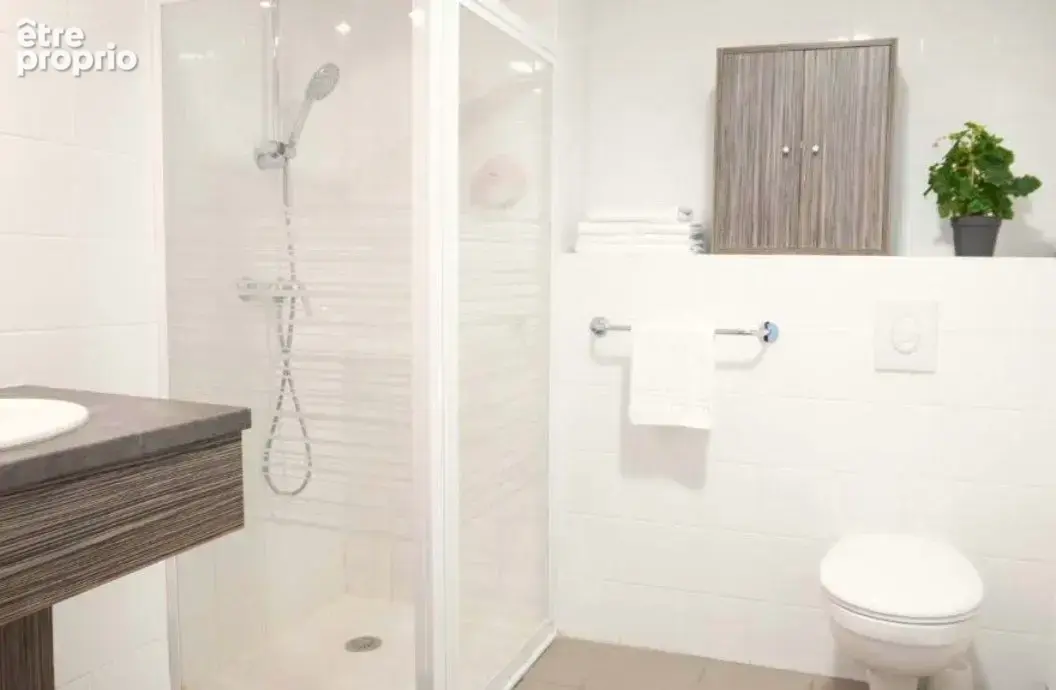 INVESTISSEMENT LOCATIF  YZEURE  Résidence Seniors Obeo Les Jardins du Danube  7,40 % de rentabilité - photo 5