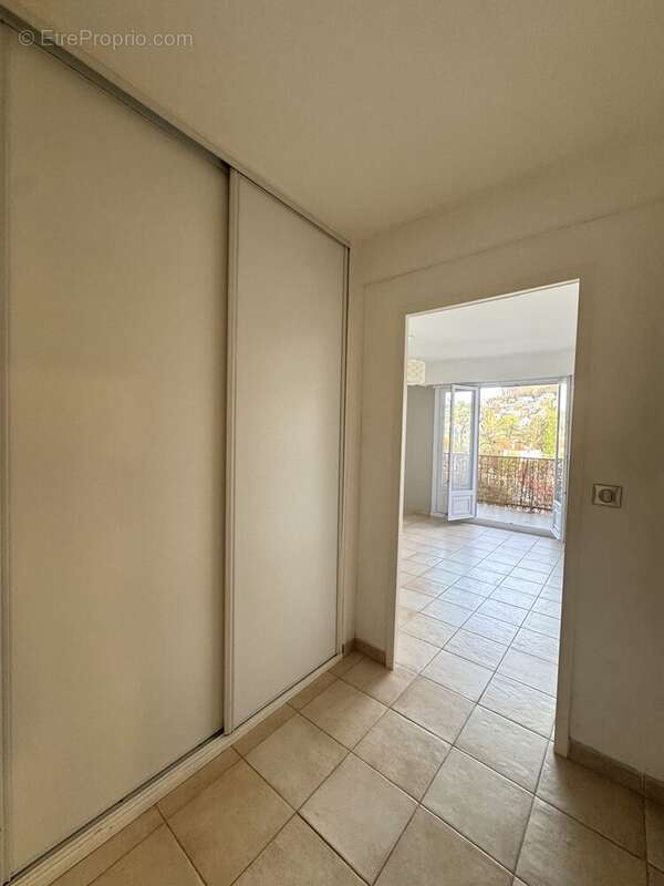 Appartement à MONT-SAINT-AIGNAN