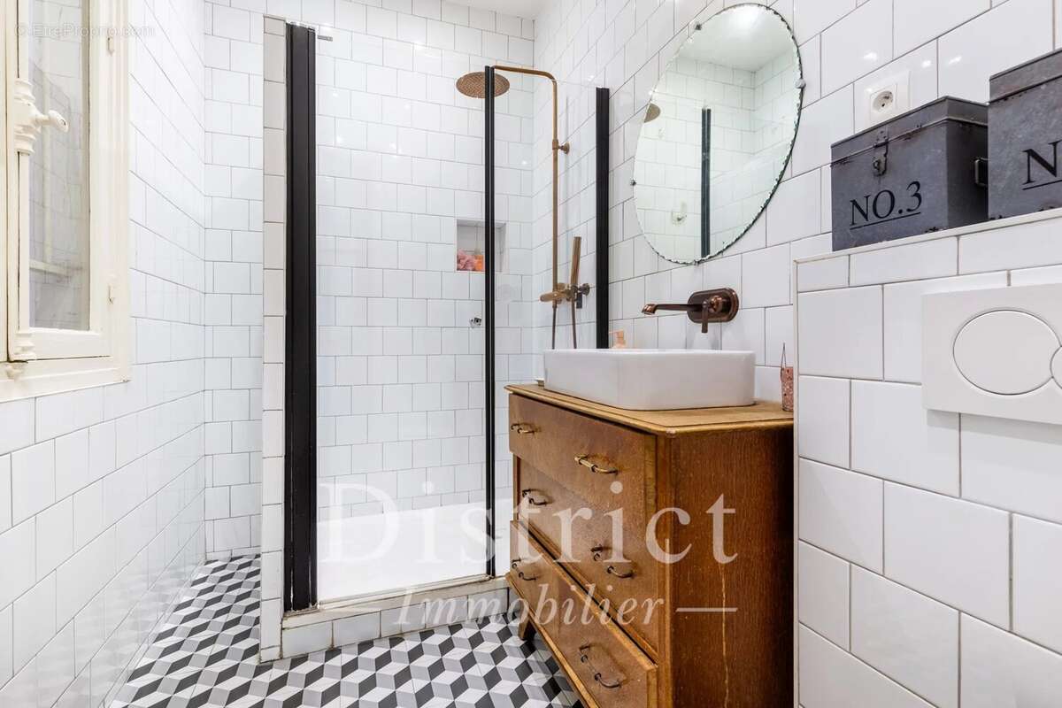 Appartement à PARIS-17E