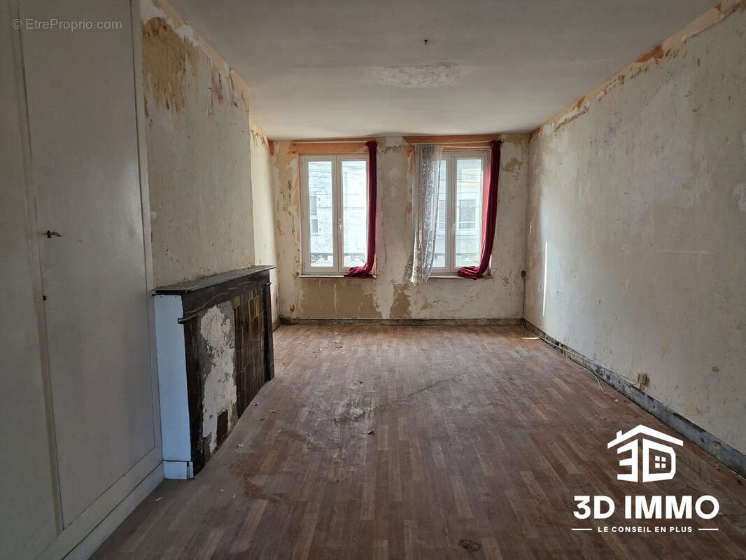 Maison à AVESNES-SUR-HELPE