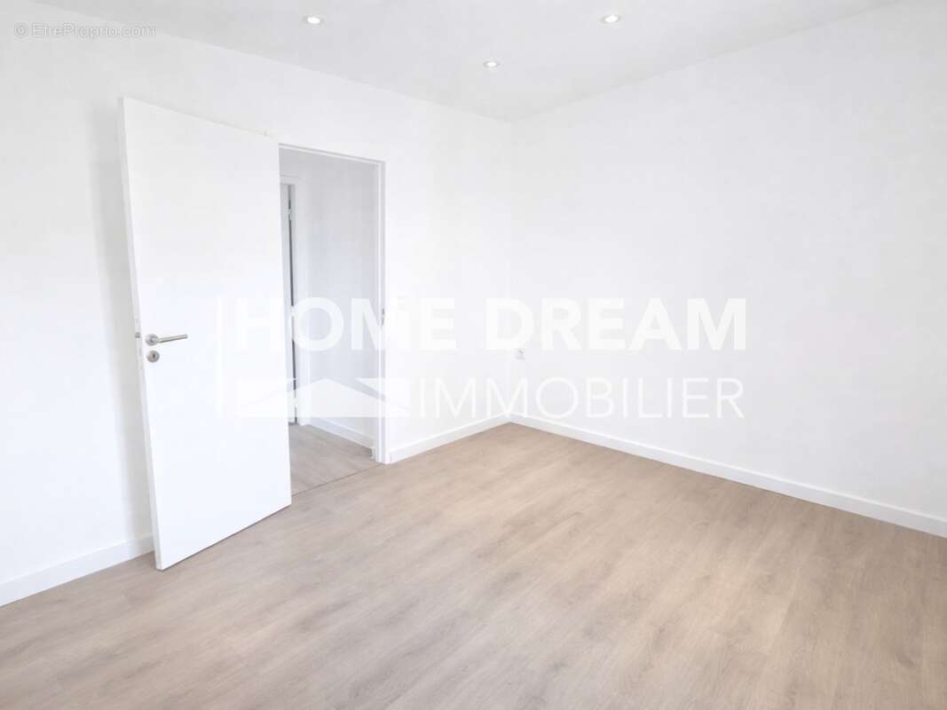 Appartement 57 m² à Toulon  - photo 7