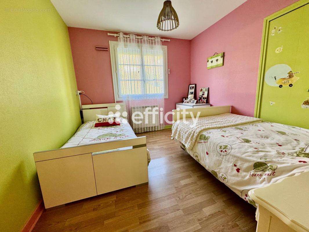 Maison à LA MONNERIE-LE-MONTEL