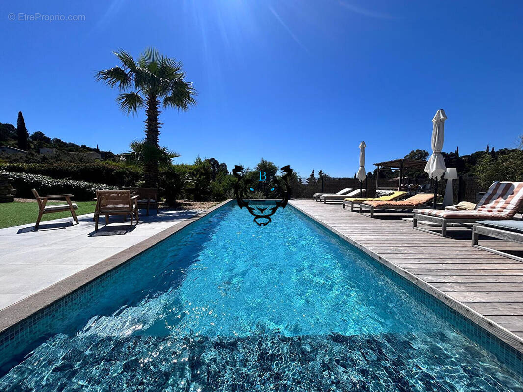 Maison à LES ISSAMBRES