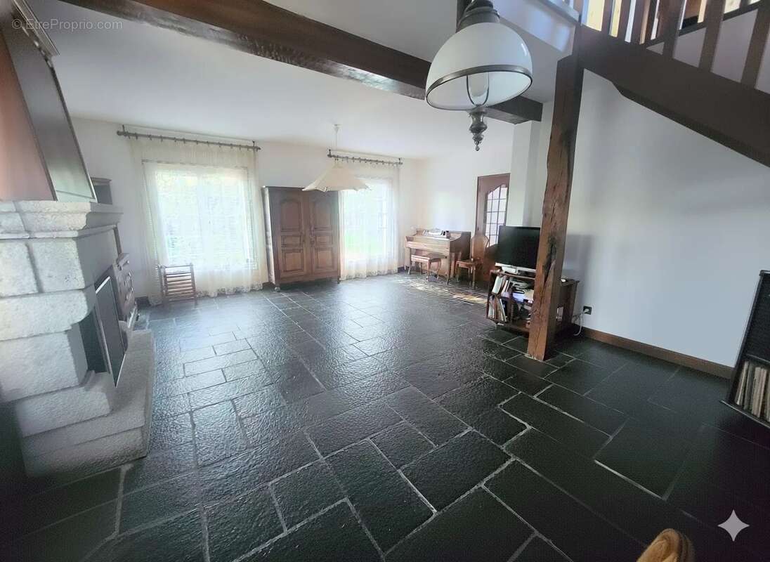 Maison à CARHAIX-PLOUGUER