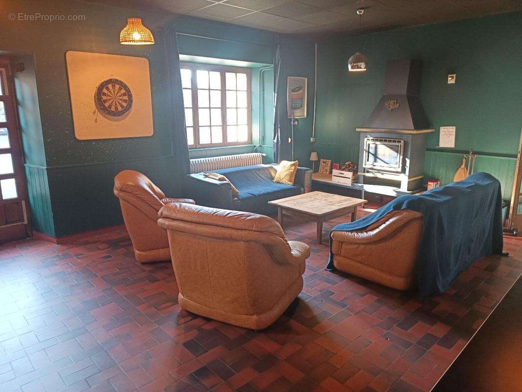 Maison à SALLES-CURAN