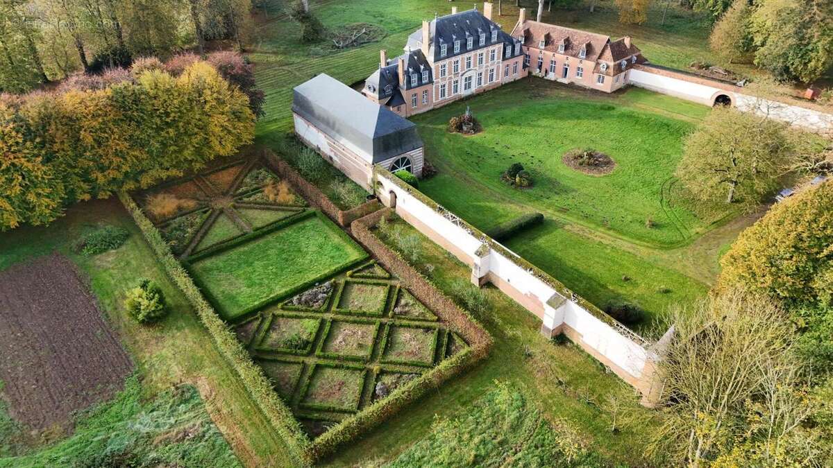 Maison à FOUCAUCOURT-HORS-NESLE