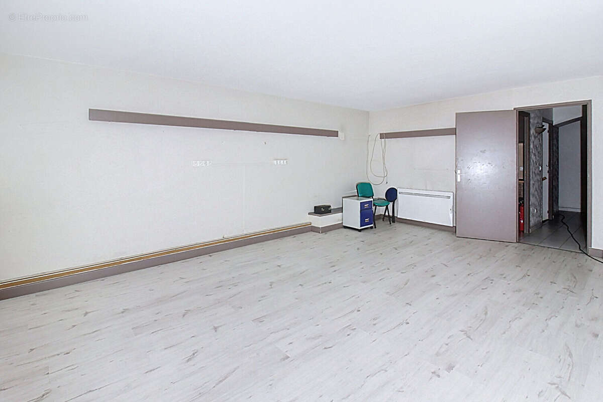 Commerce à TRANS-EN-PROVENCE