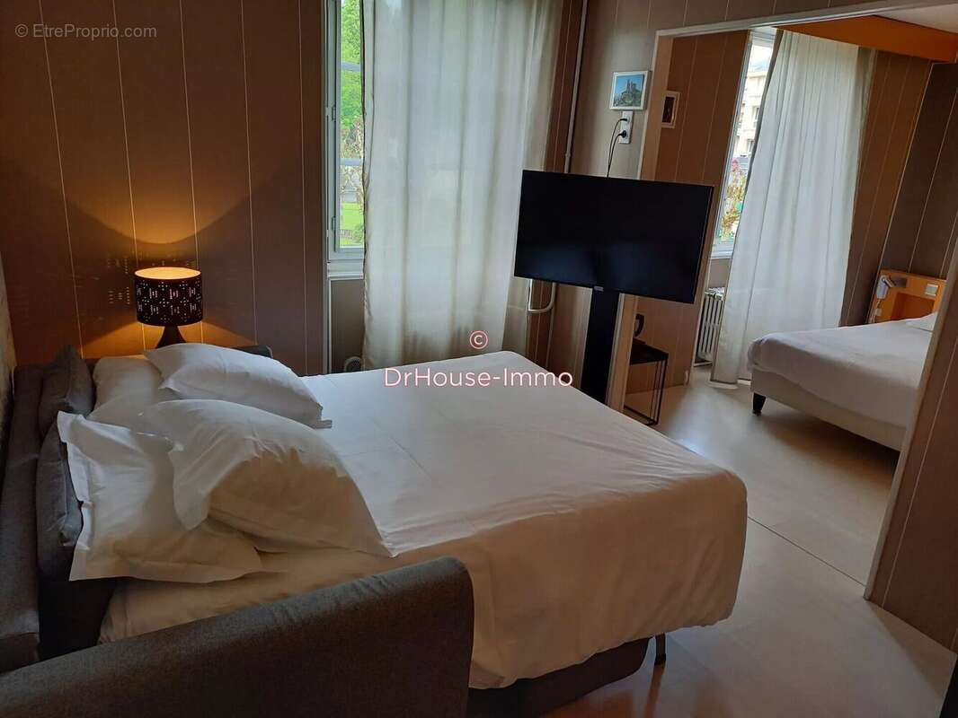 Commerce à PONT-DE-SALARS