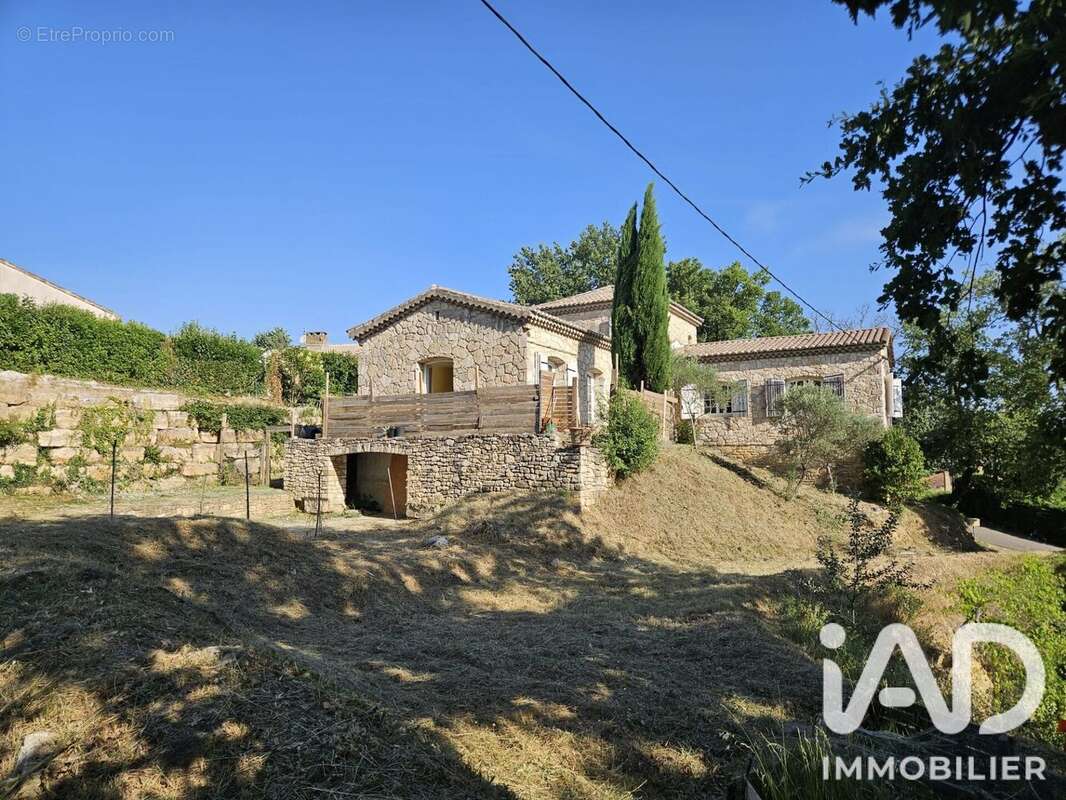 Photo 2 - Maison à SAINT-JULIEN-DE-PEYROLAS