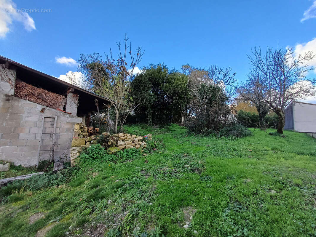 Maison à BAIGNES-SAINTE-RADEGONDE