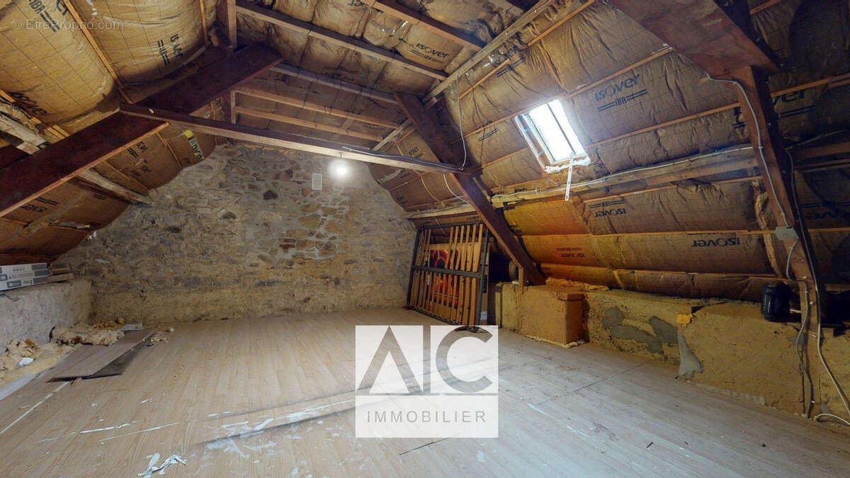 Maison à CHATELAUDREN