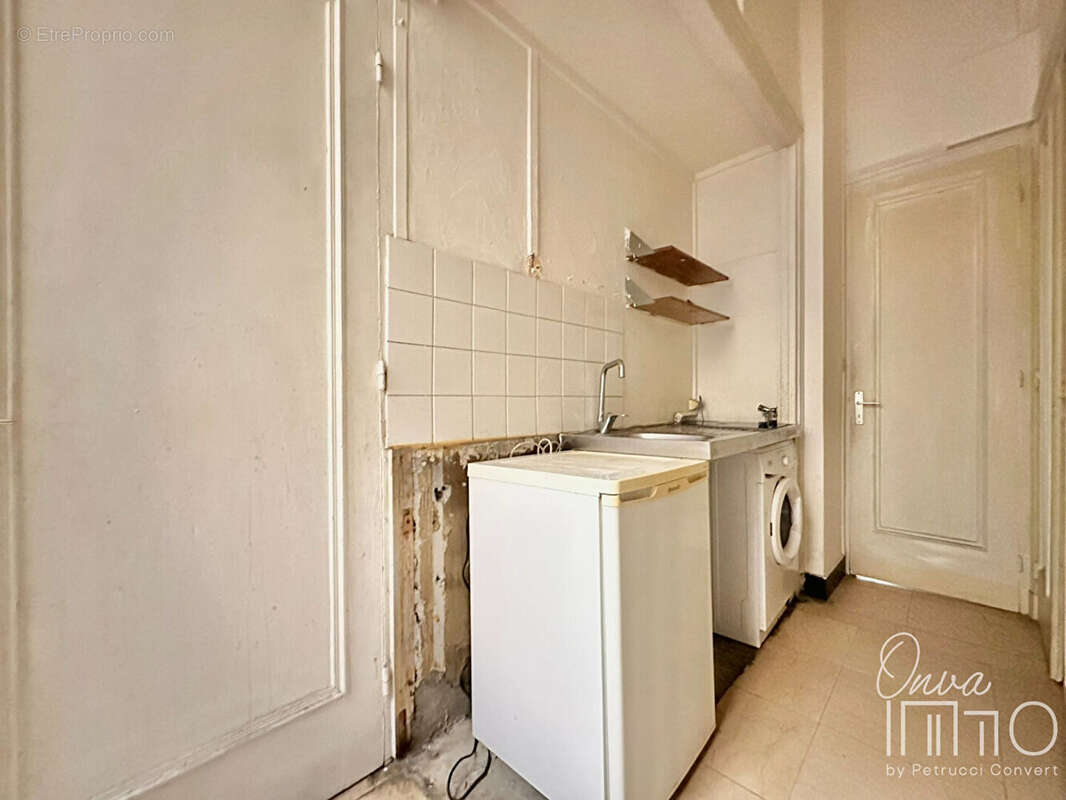 Hôtel de Ville - Rue de l'Arbre Sec - T2 de 58m² à fort potentiel - photo 7