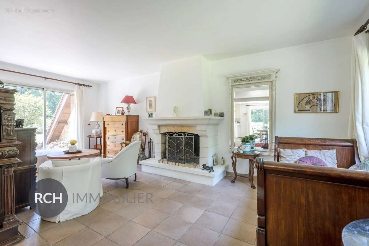 Maison à LE PERRAY-EN-YVELINES