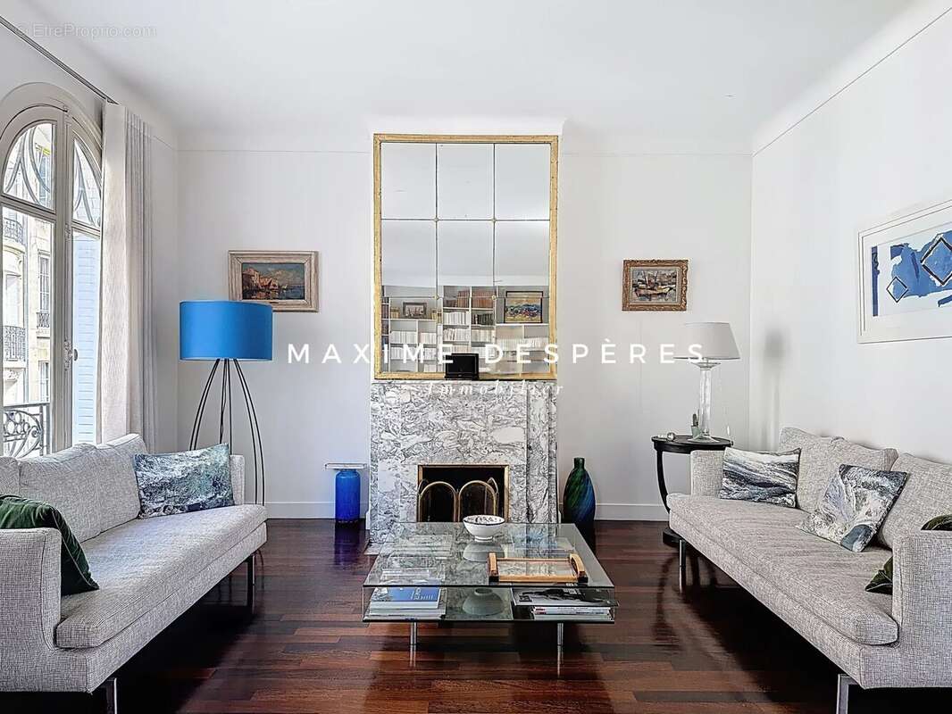 Appartement à NEUILLY-SUR-SEINE