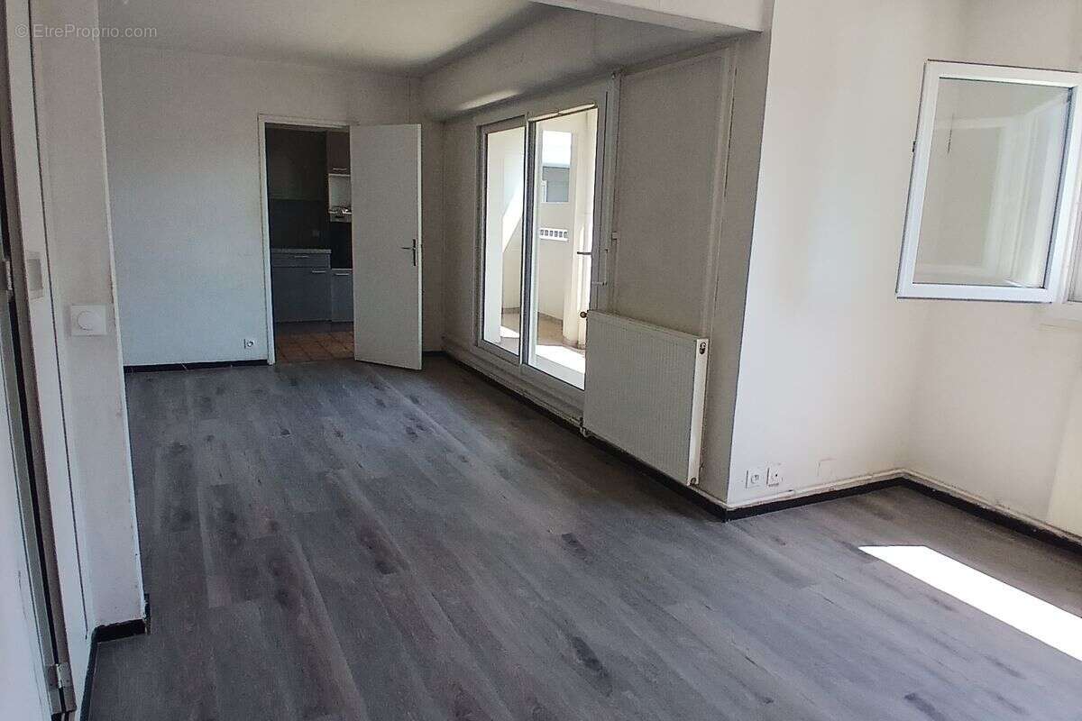 Appartement à MARSEILLE-11E