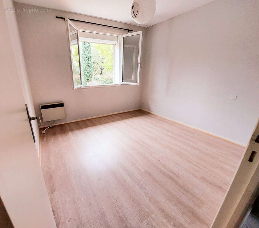 Proche Albi Puygouzon - Maison PLAIN PIED 100m²  + 36m² de garage fermé  terrain 635m² - photo 12