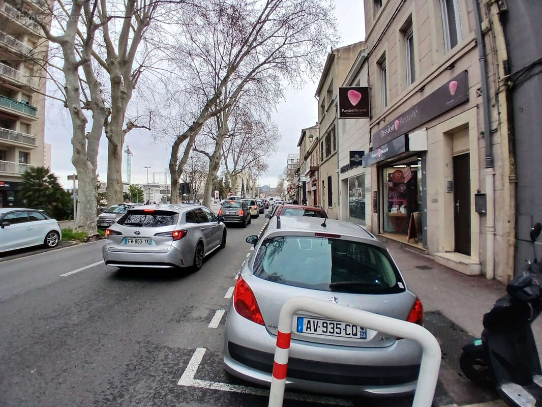 Commerce à MARSEILLE-10E