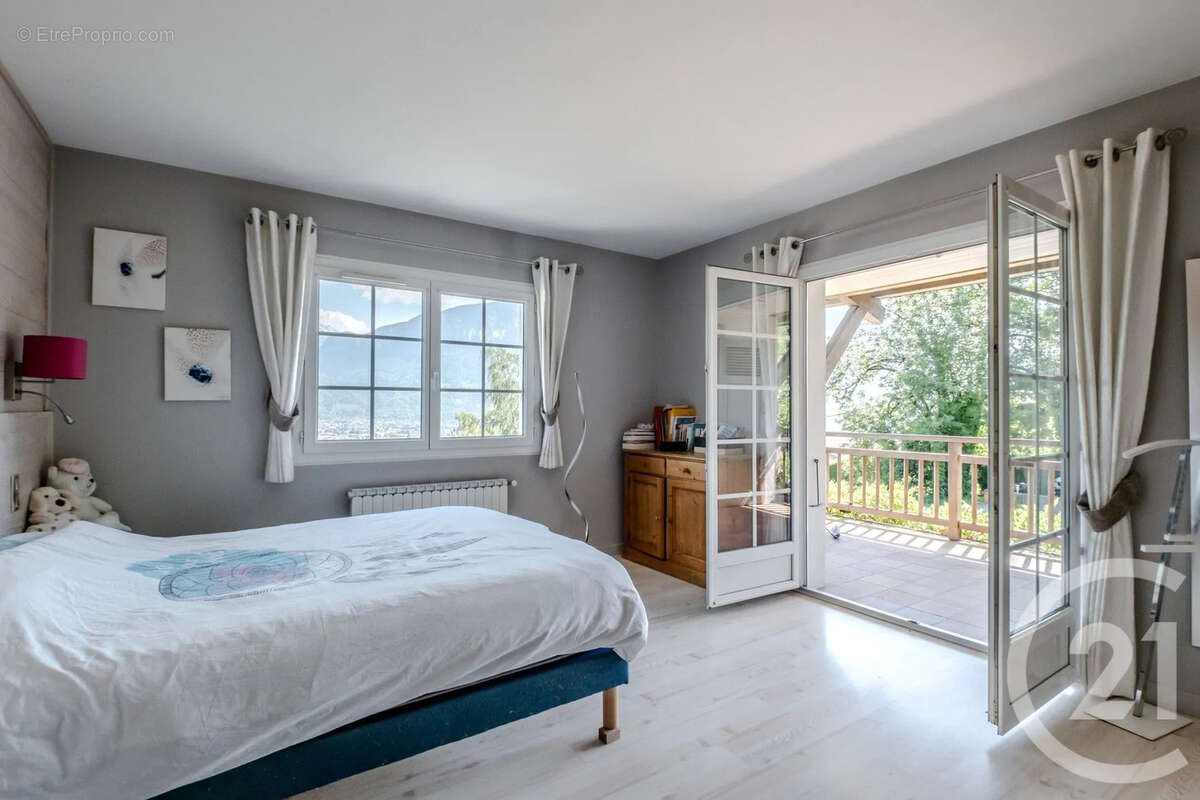 Maison 337 m² à Thyez  - photo 9