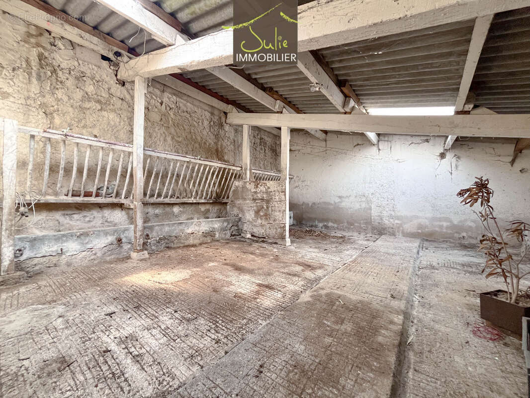 Maison à LA CHAPELLE-SAINT-LAURENT