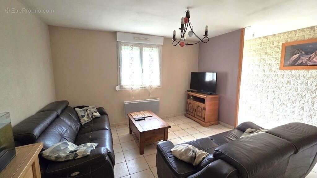 Maison à COURTELEVANT