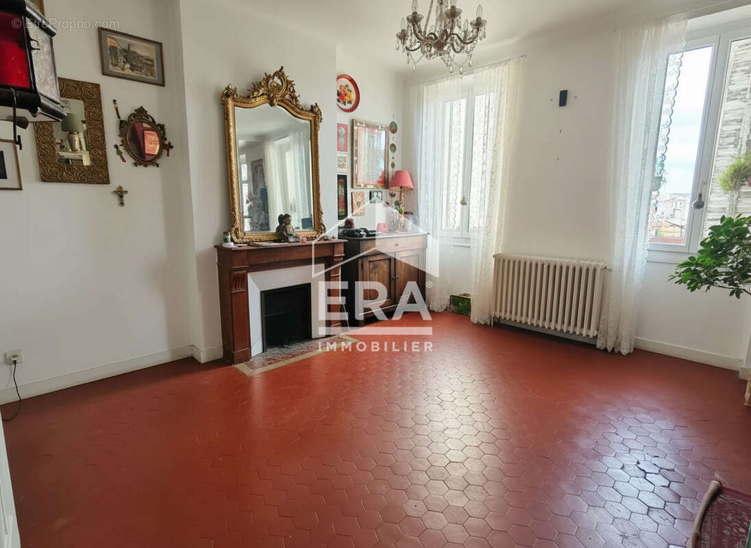 Appartement à MARSEILLE-6E