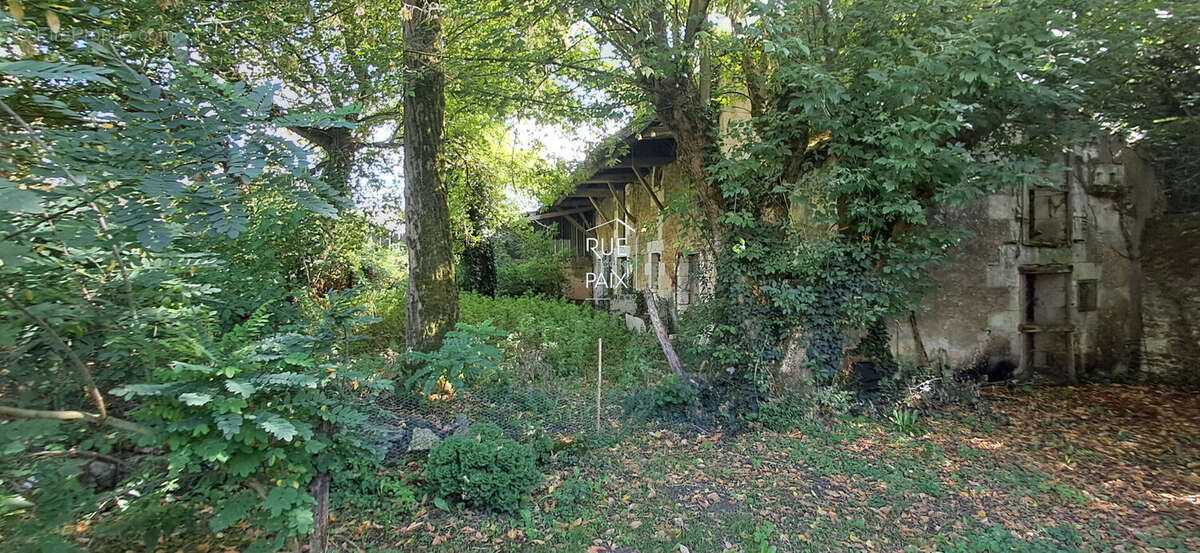 Maison à LENCLOITRE