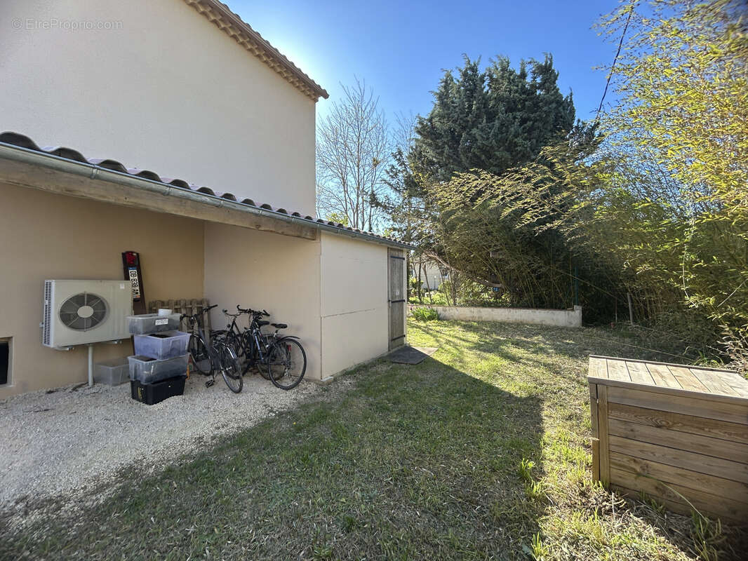 Maison à SAINT-QUENTIN-LA-POTERIE